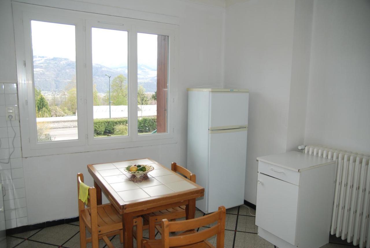 Spacious Home At The Heart Of Saint Ismier Exteriör bild