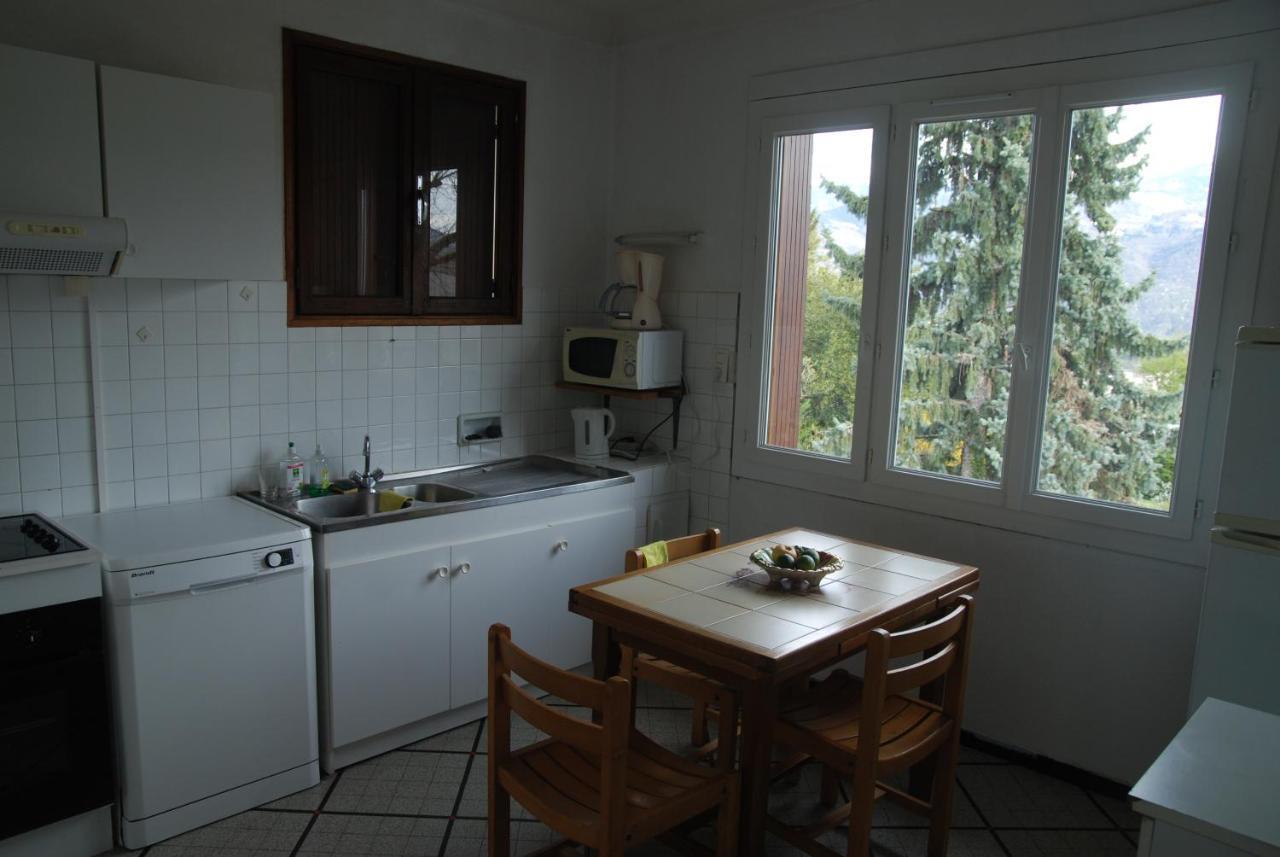 Spacious Home At The Heart Of Saint Ismier Exteriör bild